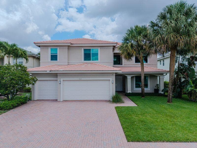 163 Bella Vista Way, Royal Palm Beach FL 33411
