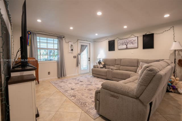 15160 Scotts Pl, Loxahatchee FL 33470 - Loxahatchee, FL - Photo 3