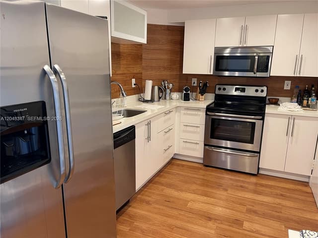 500 Bayview Dr # 1719, Sunny Isles Beach FL 33160 - Sunny Isles Beach, FL - Photo 2