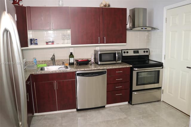 1150 NE 191st St # 37, Miami FL 33179 - Miami, FL - Photo 3