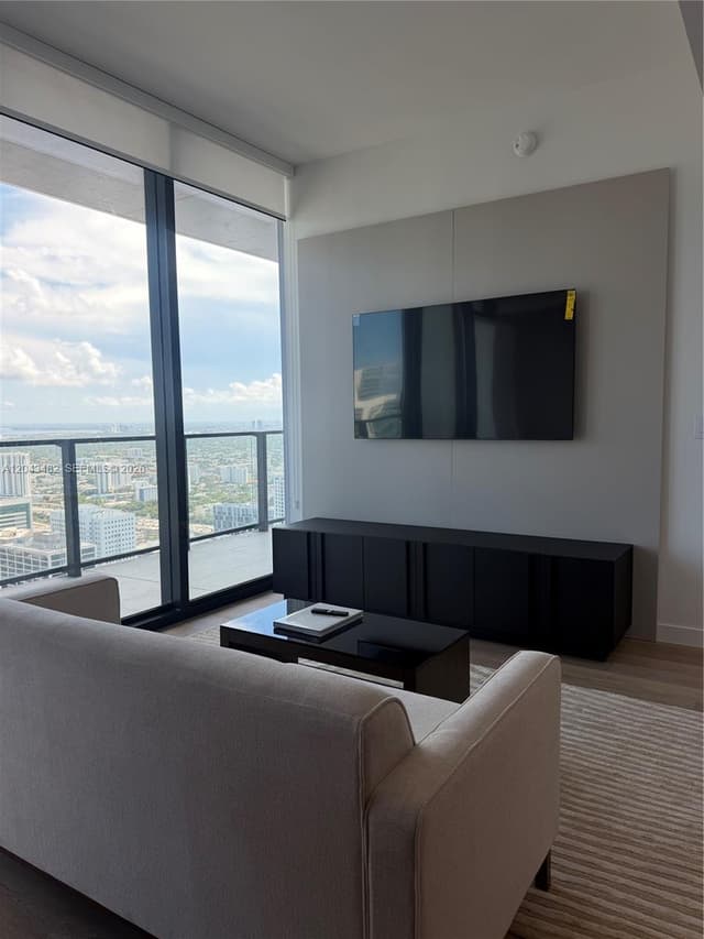 20 NE 11th St # 4902, Miami FL 33132 - Miami, FL - Photo 7