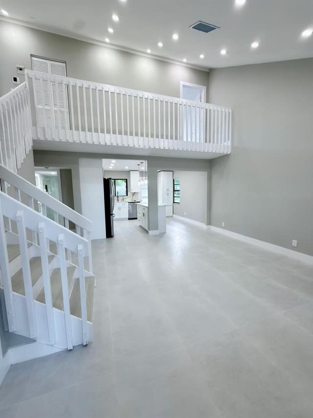 46 Tara Lakes Drive E, Boynton Beach FL 33436 - Boynton Beach, FL - Photo 2
