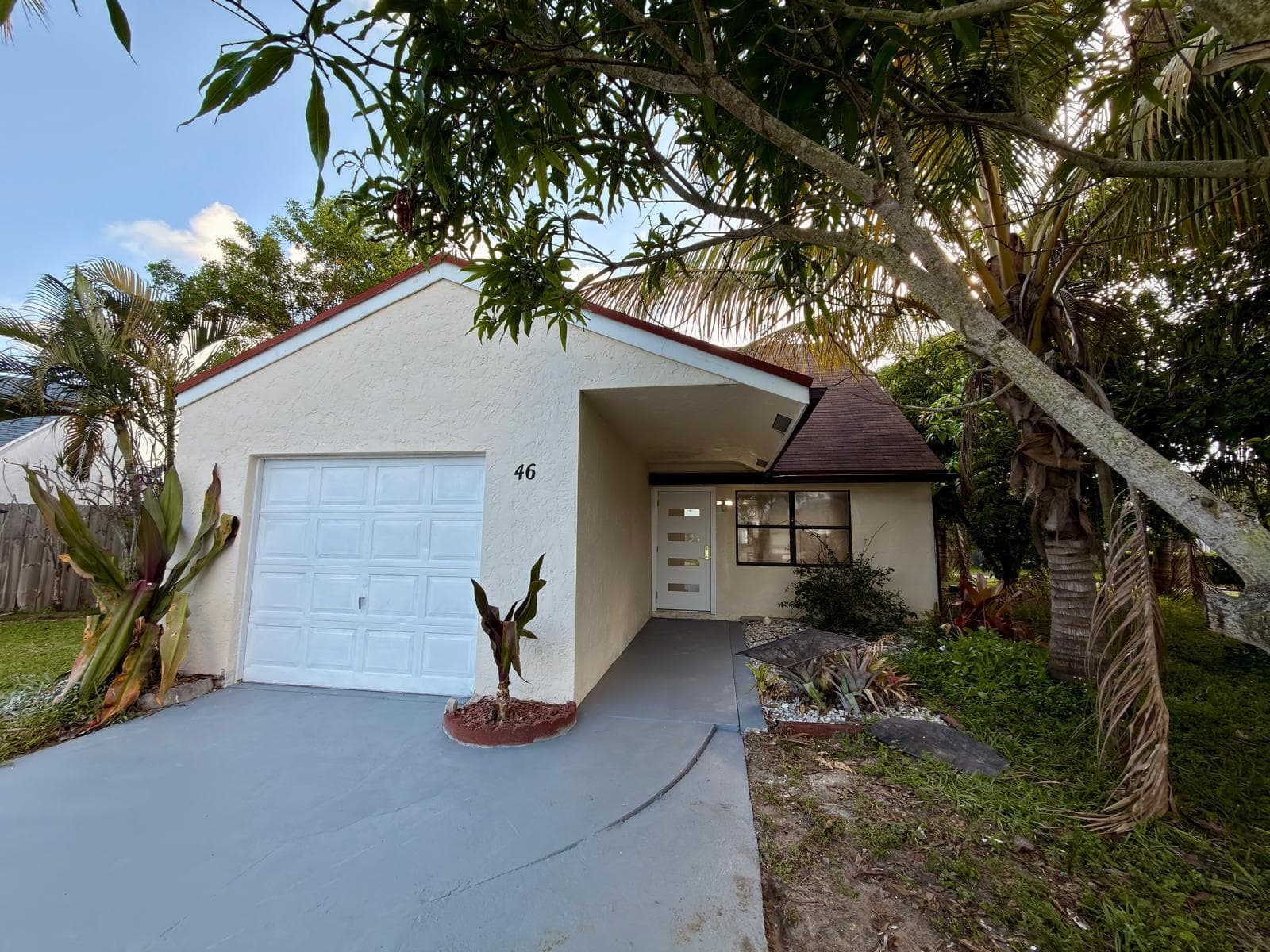 46 Tara Lakes Drive E, Boynton Beach FL 33436