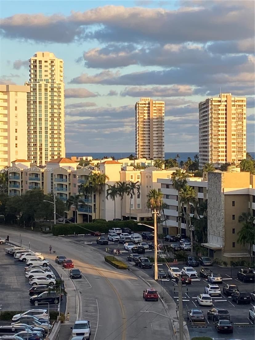 401 Golden Isles Dr # 813, Hallandale Beach FL 33009