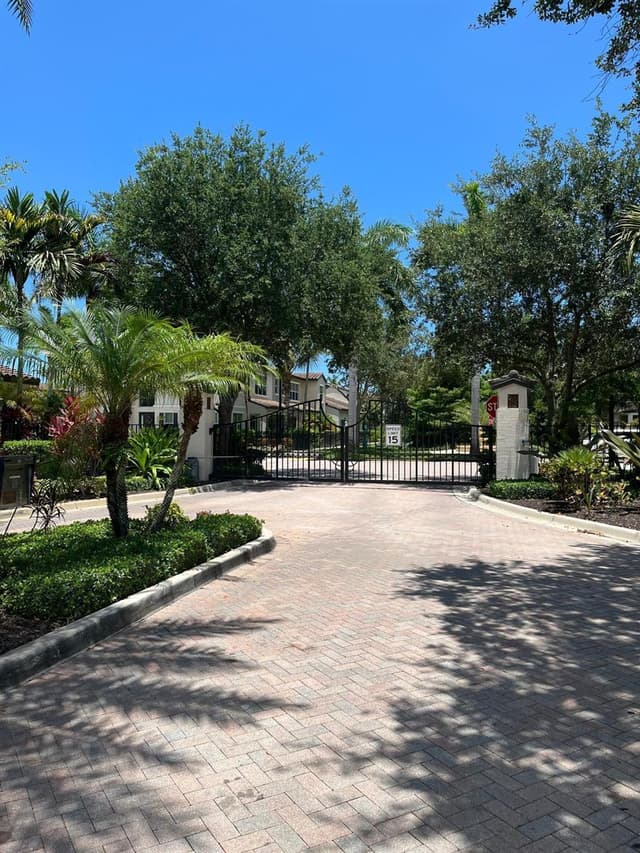 4642 Mediterranean Circle # 4642, Palm Beach Gardens FL 33418 - Palm Beach Gardens, FL - Photo 2