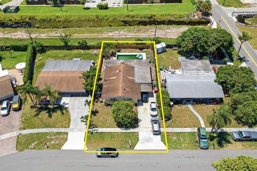18 Andros Road, Palm Springs FL 33461