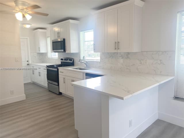 1005 NE 2nd St, Hallandale Beach FL 33009 - Hallandale Beach, FL - Photo 7