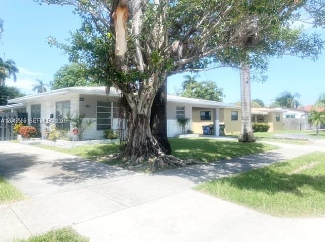 1005 NE 2nd St, Hallandale Beach FL 33009 - Hallandale Beach, FL - Photo 3