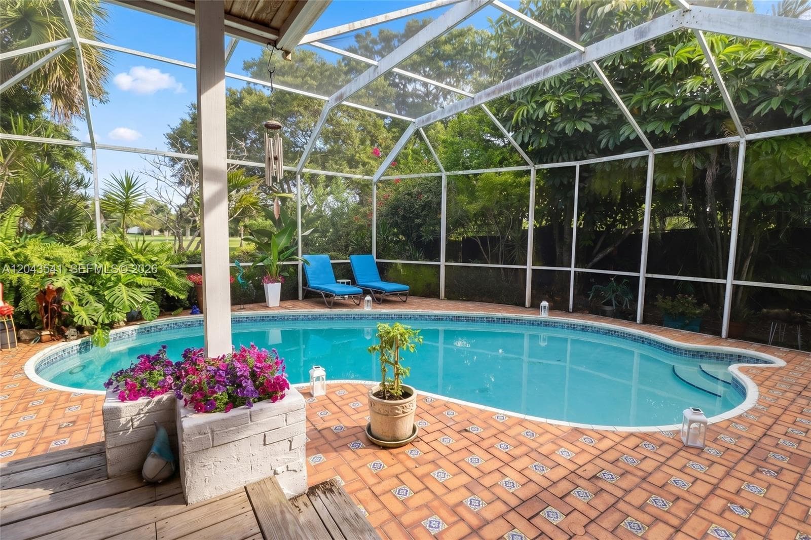 9720 Palmetto Club Ln W, Miami FL 33157
