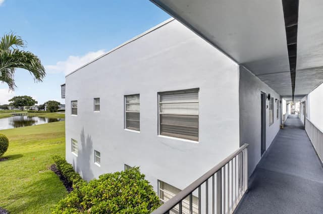 955 Normandy Trail, Delray Beach FL 33484 - Delray Beach, FL - Photo 2