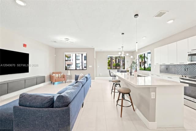 8167 NW 41st St # 101, Doral FL 33166 - Doral, FL - Photo 7