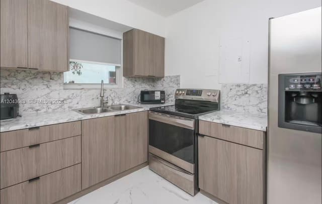 5640 NE MIAMI CT, Miami FL 33137 - Miami, FL - Photo 3