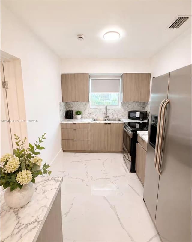 5640 NE MIAMI CT, Miami FL 33137 - Miami, FL - Photo 4