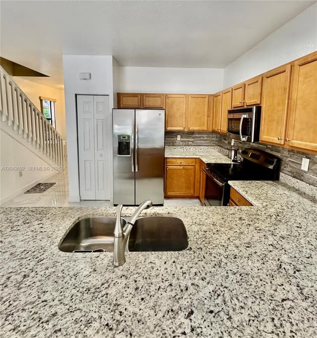 8805 W 35th Ave, Hialeah FL 33018 - Hialeah, FL - Photo 6