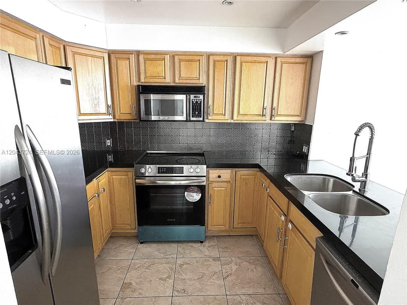 20335 W Country Club Dr # 2210, Aventura FL 33180