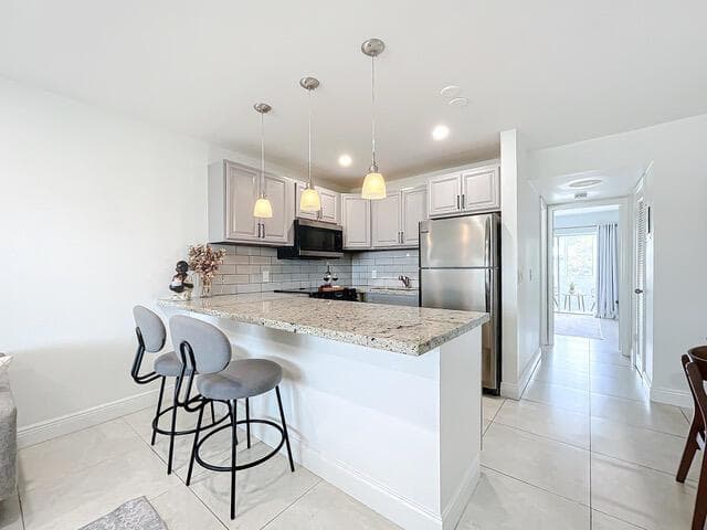 410 Chatham T, West Palm Beach FL 33417 - West Palm Beach, FL - Photo 2