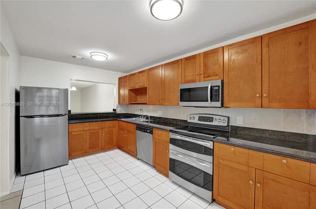 9220 NW 14th St # 272, Pembroke Pines FL 33024 - Pembroke Pines, FL - Photo 4