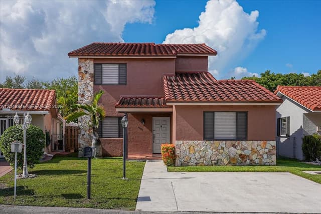 10528 SW 69th Ter, Miami FL 33173 - Miami, FL - Photo 2