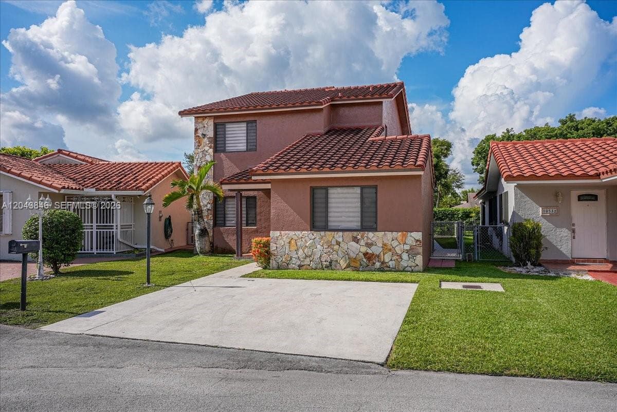 10528 SW 69th Ter, Miami FL 33173 - Miami, FL - Photo 1