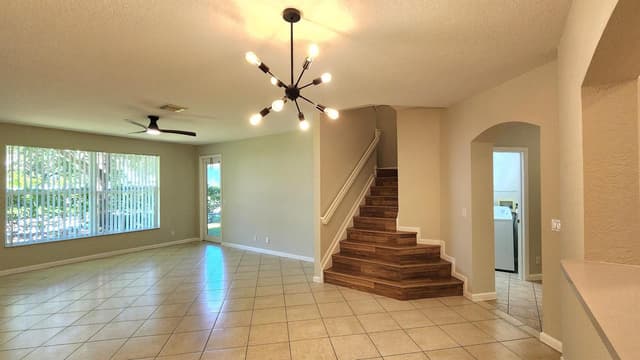 2124 Oakmont Drive, Riviera Beach FL 33404 - Riviera Beach, FL - Photo 5