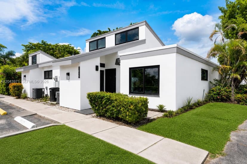 1709 NW 72nd Ave # 66, Plantation FL 33313