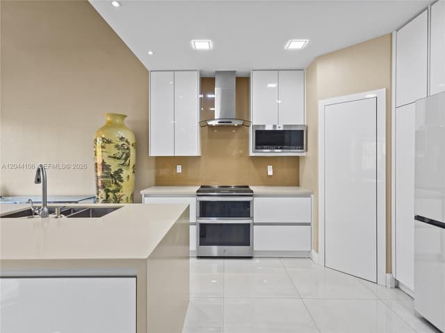 7086 NW 116th Ct, Doral FL 33178 - Doral, FL - Photo 7
