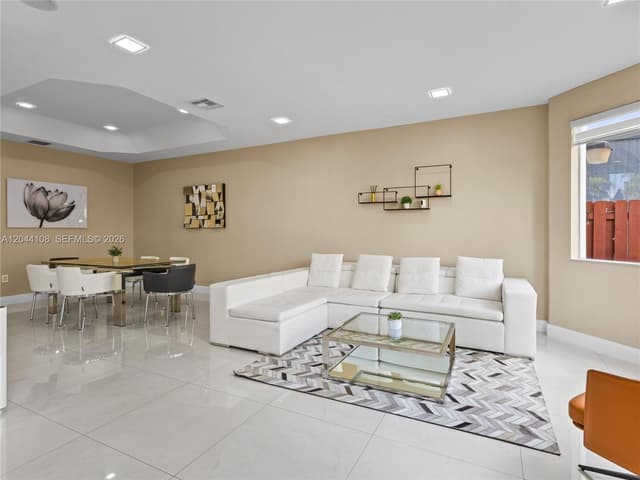 7086 NW 116th Ct, Doral FL 33178 - Doral, FL - Photo 3