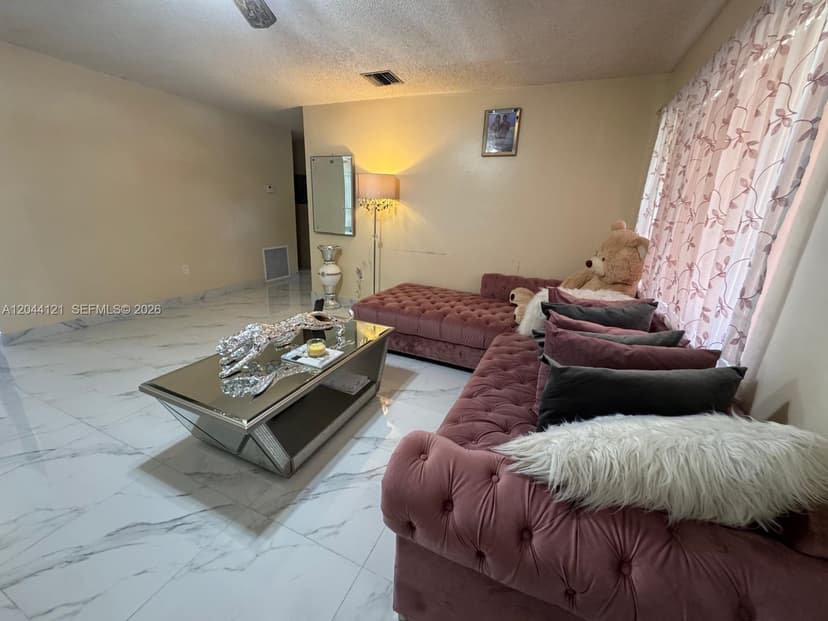 5923 Fillmore St, Hollywood FL 33021