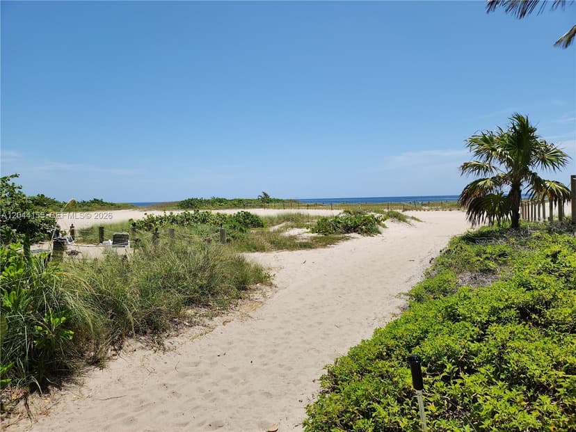 1009 N Ocean Blvd # 411, Pompano Beach FL 33062