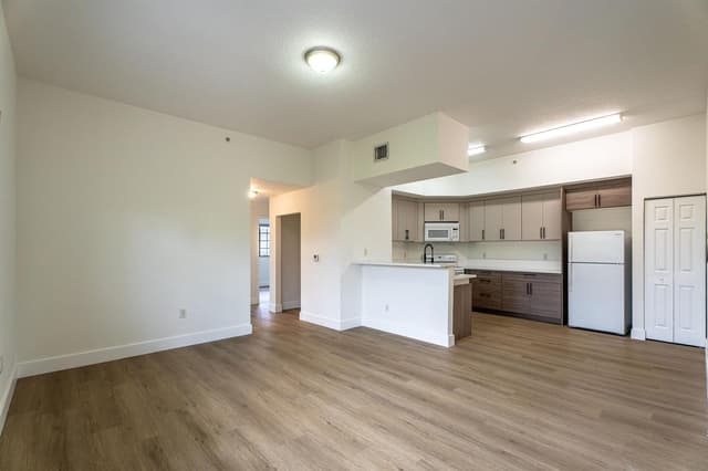 2801 Riverside Drive # s, Coral Springs FL 33065 - Coral Springs, FL - Photo 2