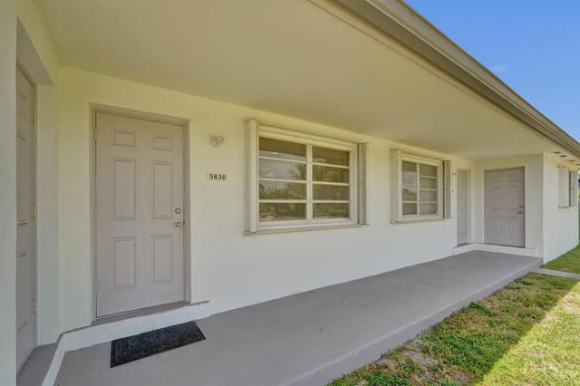 5830 Garfield Street, Hollywood FL 33021 - Hollywood, FL - Photo 2