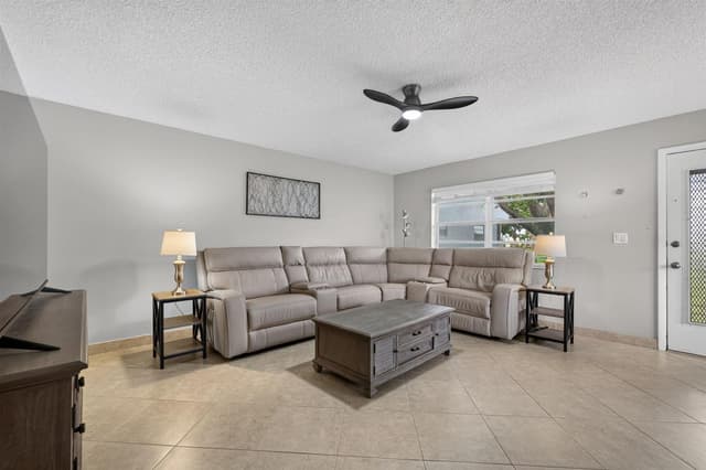 942 Normandy T Trail # 942, Delray Beach FL 33484 - Delray Beach, FL - Photo 3
