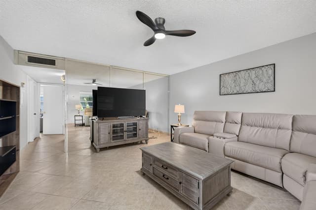 942 Normandy T Trail # 942, Delray Beach FL 33484 - Delray Beach, FL - Photo 4