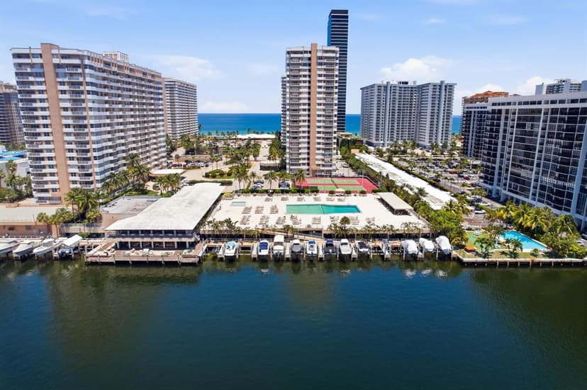 1985 S Ocean Drive # 17d, Hallandale Beach FL 33009