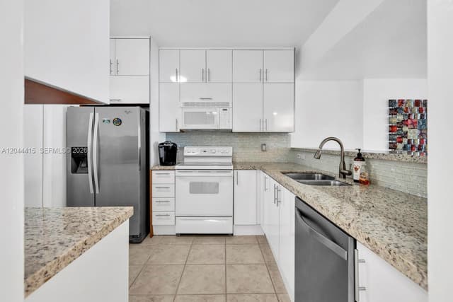 18100 N Bay Rd # 304, Sunny Isles Beach FL 33160 - Sunny Isles Beach, FL - Photo 6