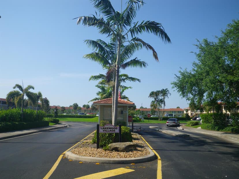902 Twin Lakes Drive # i, Coral Springs FL 33071