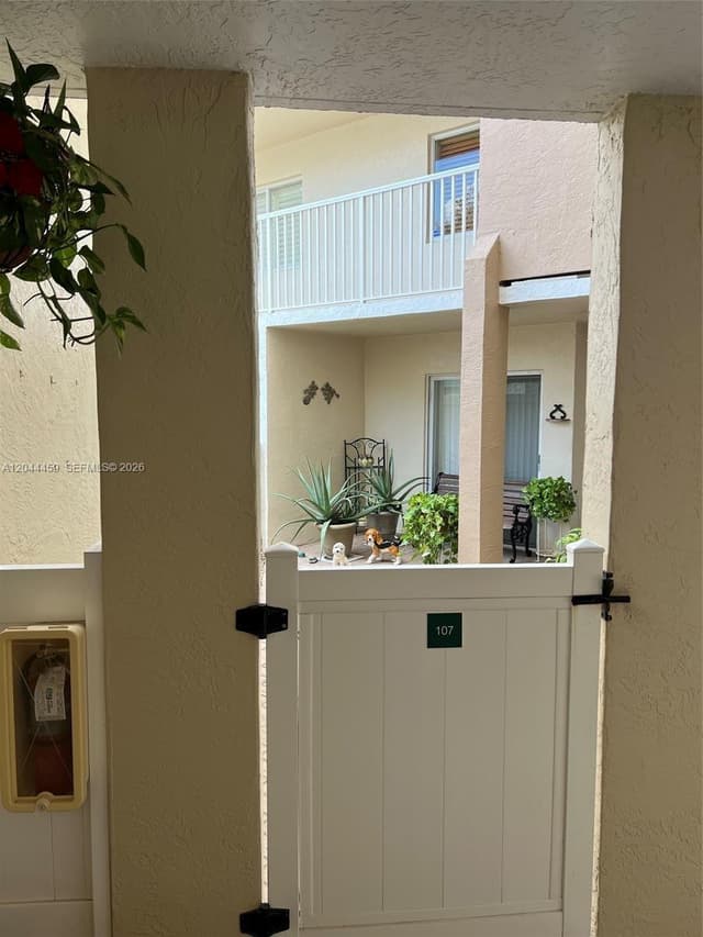 9551 Weldon Cir # E107, Tamarac FL 33321 - Tamarac, FL - Photo 2