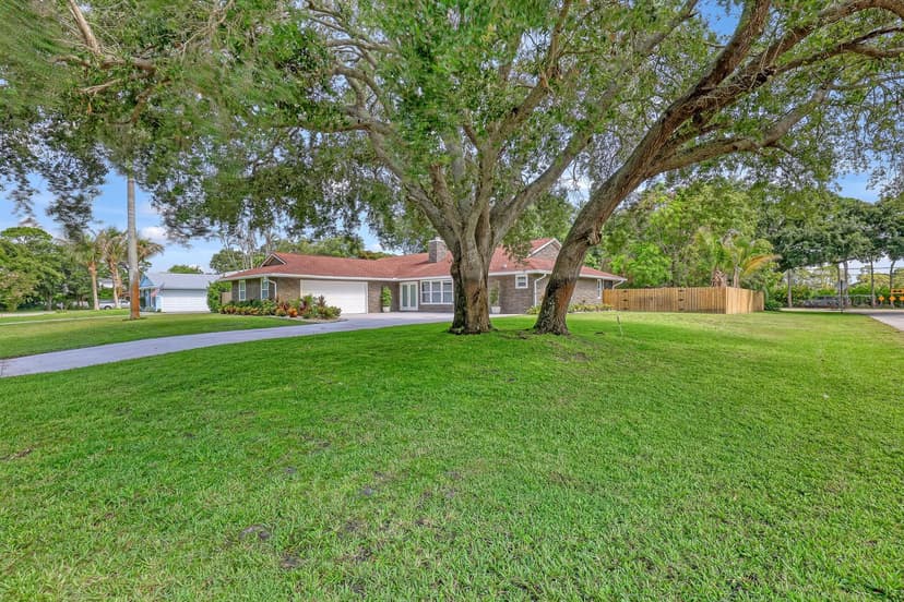 6185 White Oak Court, Jupiter FL 33458