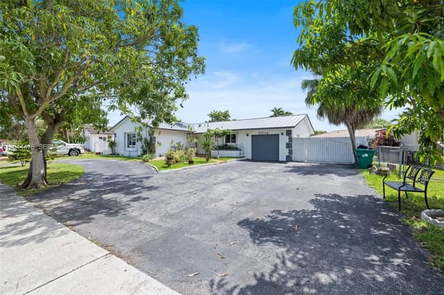 8014 SW 133rd Ct, Miami FL 33183 - Miami, FL - Photo 2