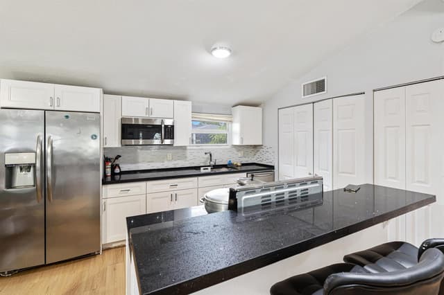 3872 Mackinac Road, Lake Worth FL 33462 - Lake Worth, FL - Photo 4