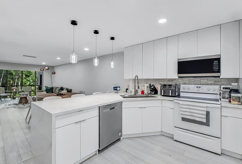 21362 Juego Circle # D, Boca Raton FL 33433