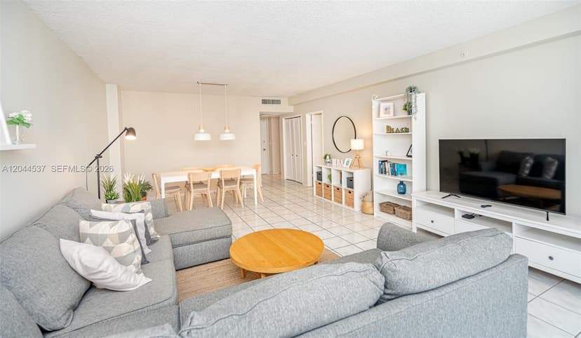 5601 Collins Ave # 1517, Miami Beach FL 33140