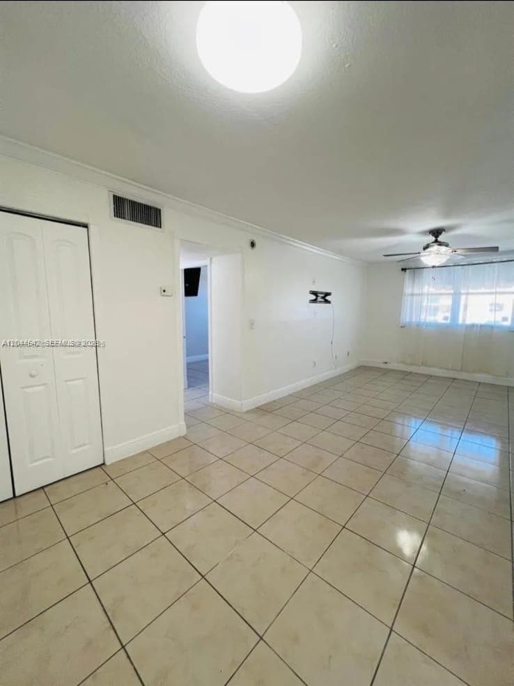 606 W 81st St # 224, Hialeah FL 33014