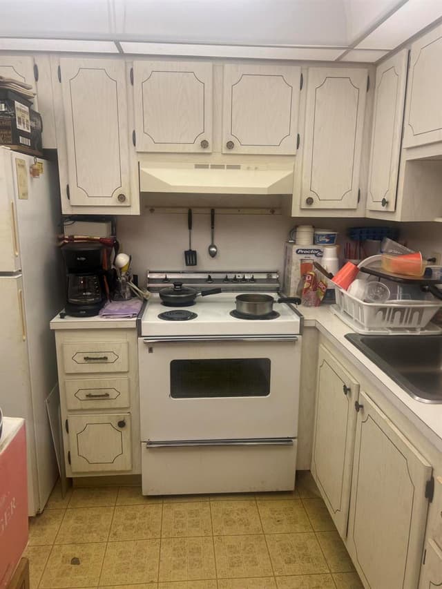62 Valencia C, Delray Beach FL 33446 - Delray Beach, FL - Photo 2
