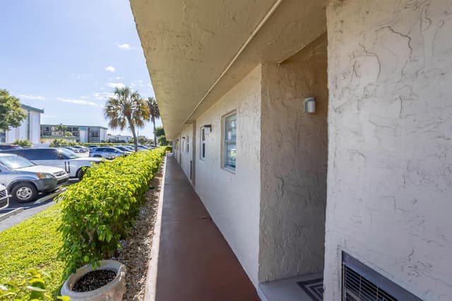 700 SE 6th Avenue # 107, Deerfield Beach FL 33441 - Deerfield Beach, FL - Photo 2