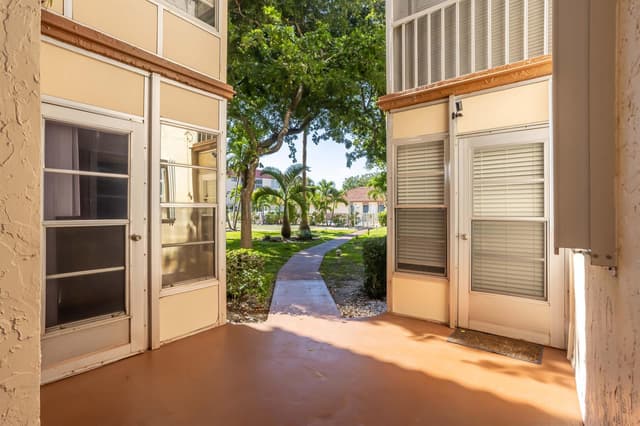 700 SE 6th Avenue # 107, Deerfield Beach FL 33441 - Deerfield Beach, FL - Photo 4