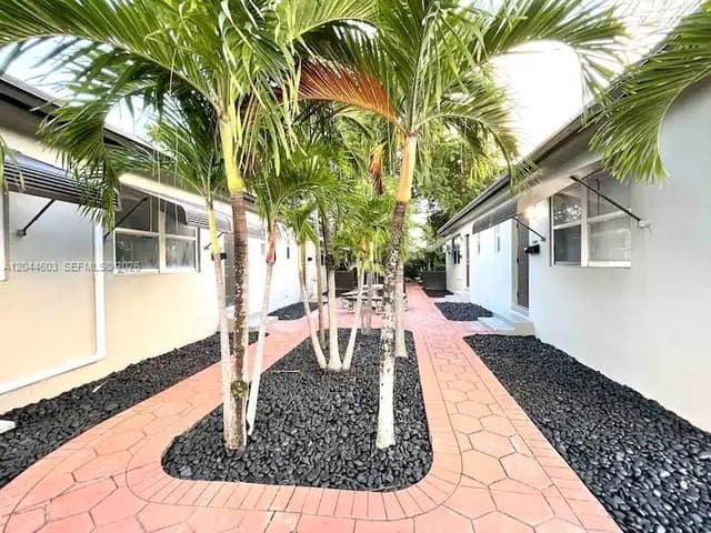1925 Dewey St, Hollywood FL 33020 - Hollywood, FL - Photo 2