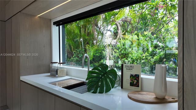 570 S Shore Dr, Miami Beach FL 33141 - Miami Beach, FL - Photo 6