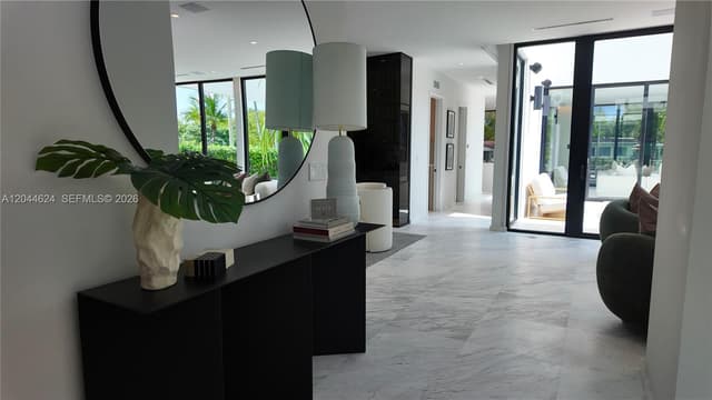 570 S Shore Dr, Miami Beach FL 33141 - Miami Beach, FL - Photo 5