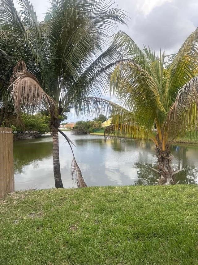 2730 Cypress Ave, Miramar FL 33025 - Miramar, FL - Photo 6
